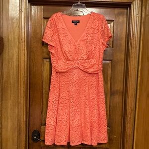 Like New XL Perceptions Peach Lace Stretch Dress